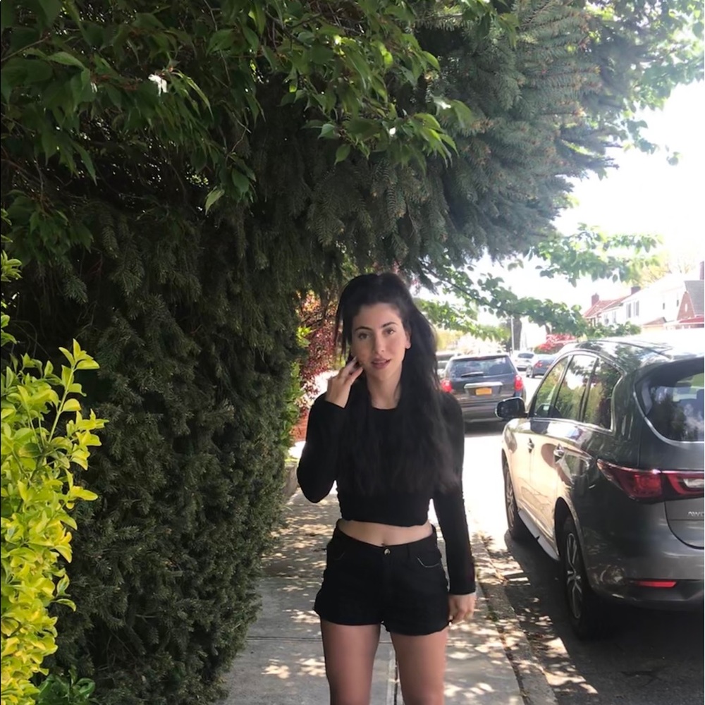 Meet your Posher, Lauren